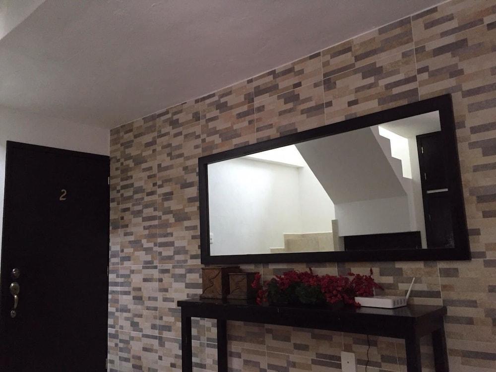 Whyz 4 You Private Rooms 莫雷洛斯港 外观 照片