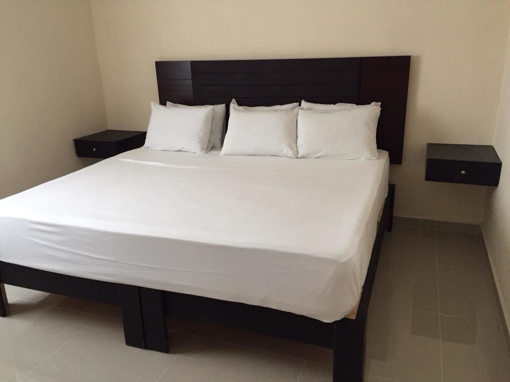 Whyz 4 You Private Rooms 莫雷洛斯港 外观 照片